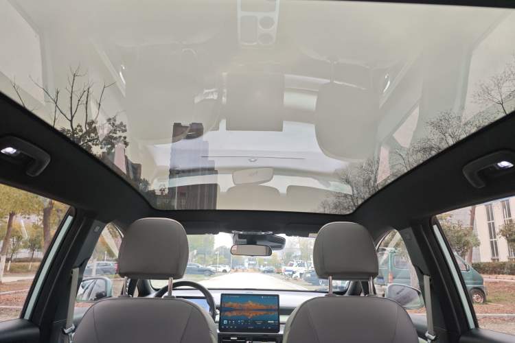 Used AION Y 2023 Plus 510 Smart Edition Interior 7
