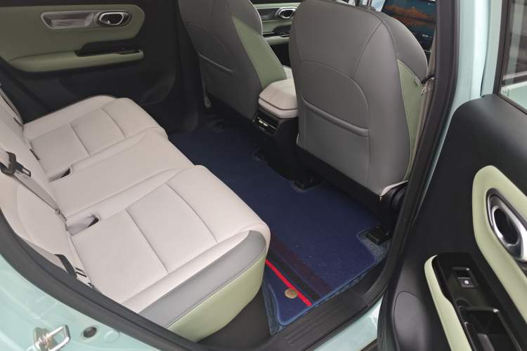 Used AION Y 2023 Plus 510 Smart Edition Interior 9