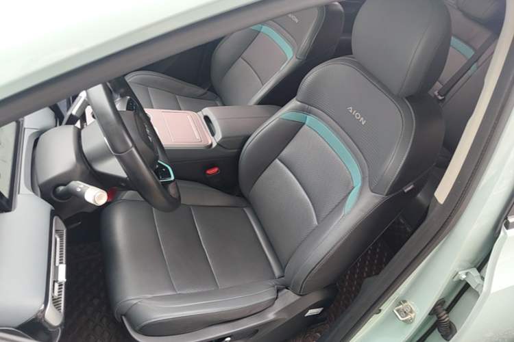 Used AION Y 2023 Plus 510 Smart Edition Left Front Seat