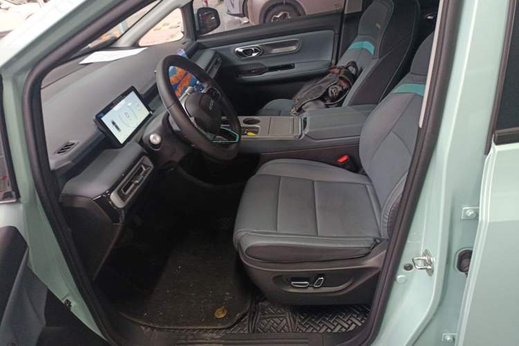 Used AION Y 2023 Younger Left Front Seat
