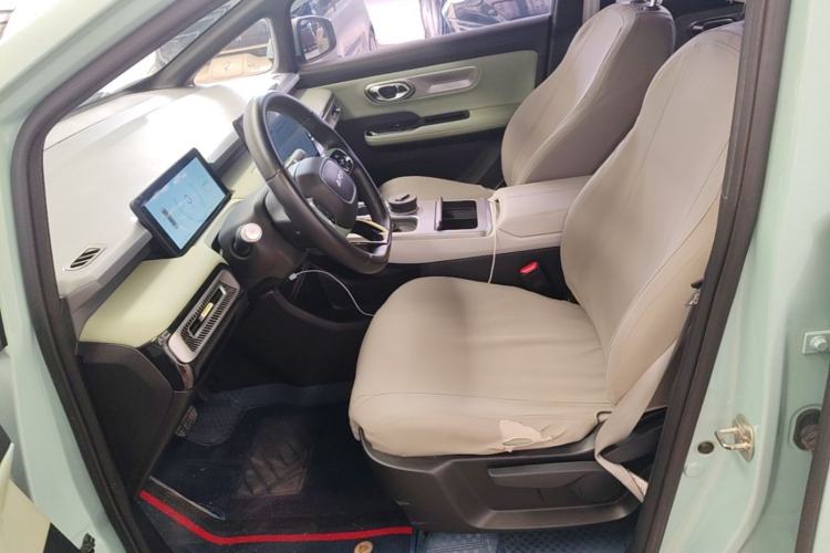 Used AION Y 2023 Plus 510 Executive Edition Left Front Seat