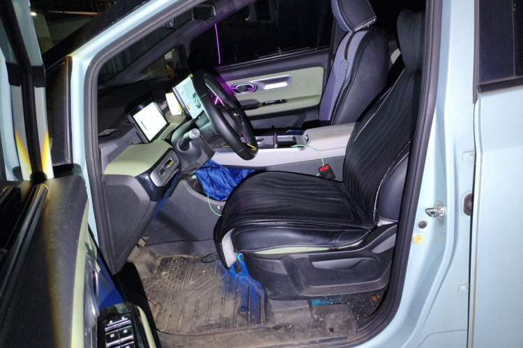 Used AION Y 2023 Younger Left Front Seat