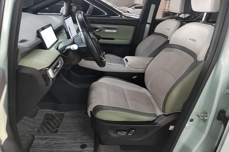 Used AION Y 2023 Younger Star Edition Left Front Seat