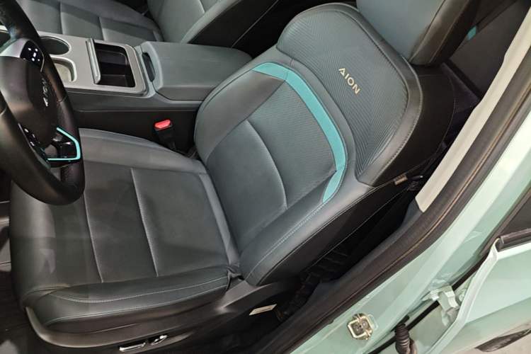 Used AION Y 2023 Plus 510 Smart Edition Left Front Seat