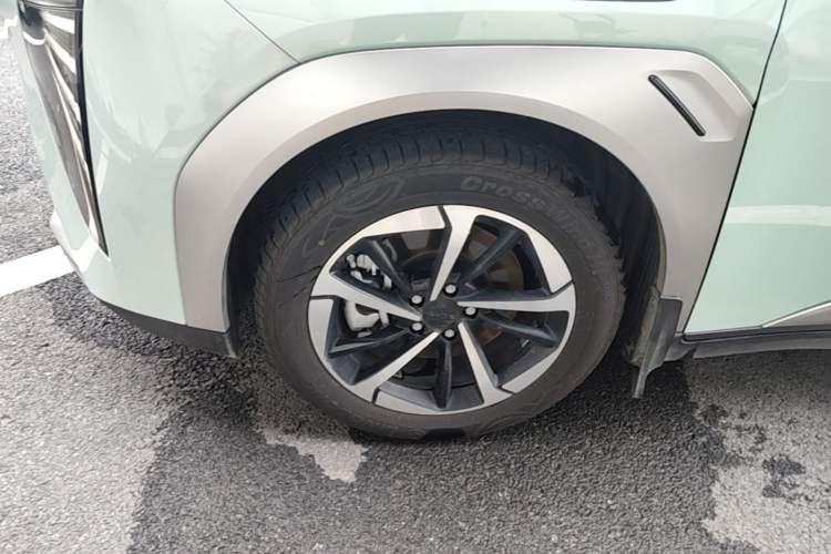 Used AION Y 2023 Plus 510 Smart Edition Left Front Wheel Hub