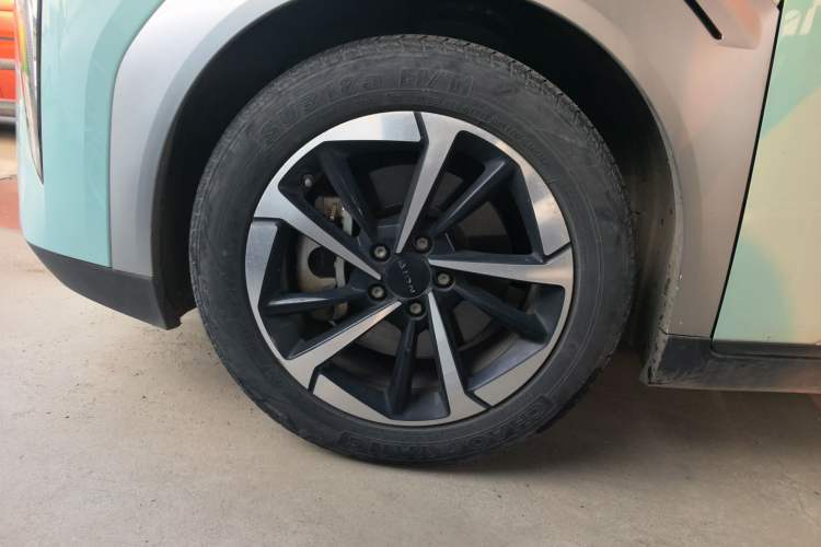 Used AION Y 2023 Plus 510 Smart Edition Left Front Wheel Hub