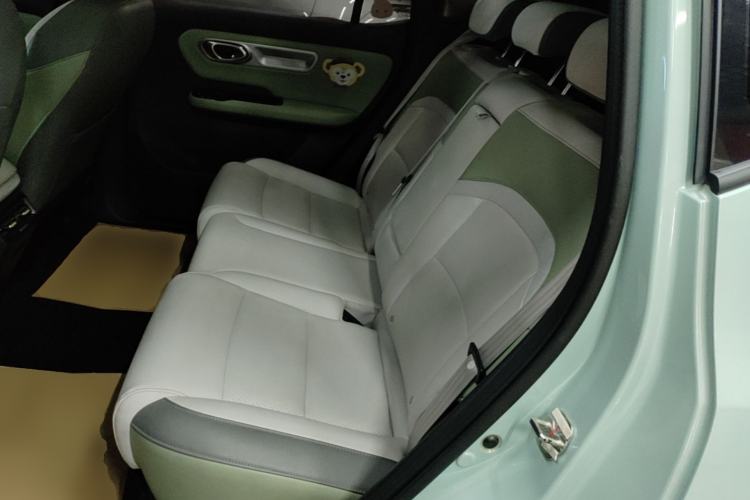 Used AION Y 2023 Plus 510 Tech Edition Left Rear Seat