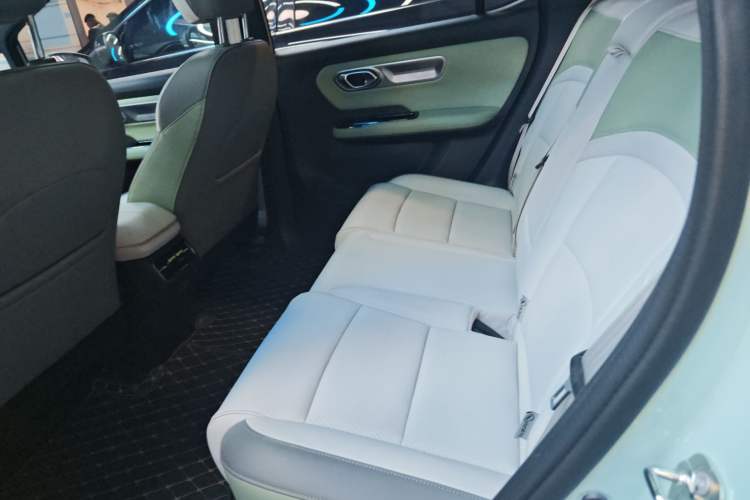 Used AION Y 2023 Plus 510 Tech Edition Left Rear Seat