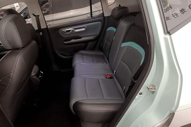 Used AION Y 2023 Plus 510 Smart Edition Left Rear Seat