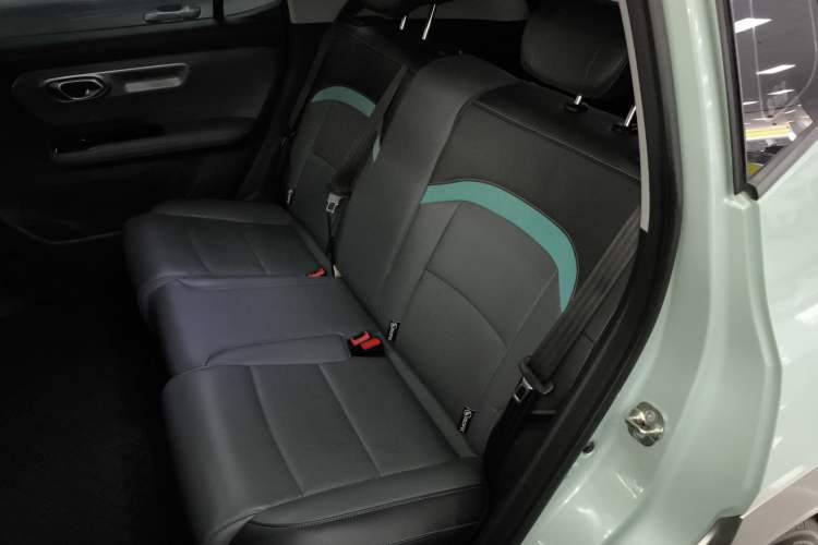 Used AION Y 2023 Younger Star Edition Left Rear Seat