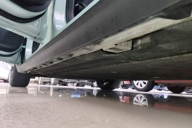 Used AION Y 2023 Plus 510 Smart Edition Left Side Sill