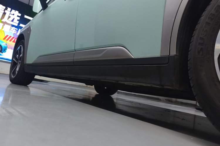 Used AION Y 2023 Plus 510 Smart Edition Left Side Sill