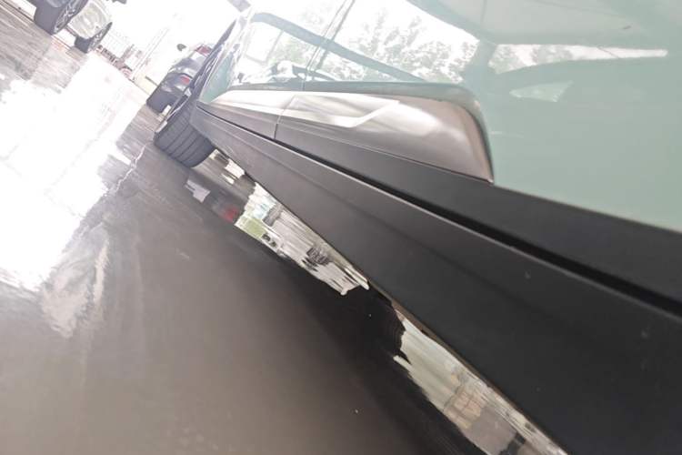 Used AION Y 2023 Plus 610 Smart Edition Ternary Lithium Left Side Sill