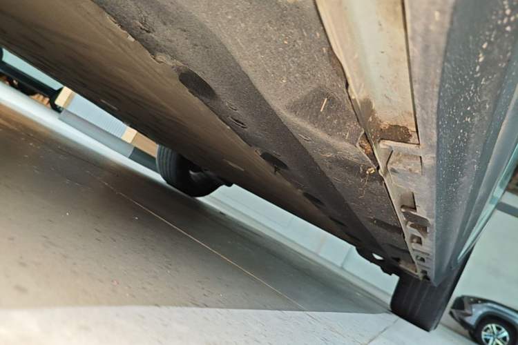 Used AION Y 2023 Plus 510 Smart Edition Left Side Sill