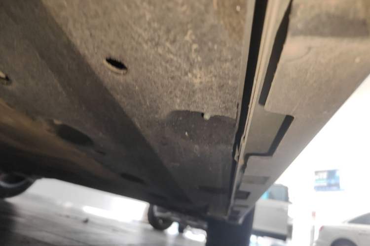 Used AION Y 2023 Plus 510 Smart Edition Left Side Sill