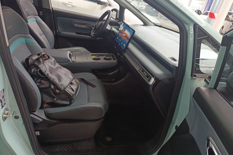Used AION Y 2023 Younger Right Front Seat
