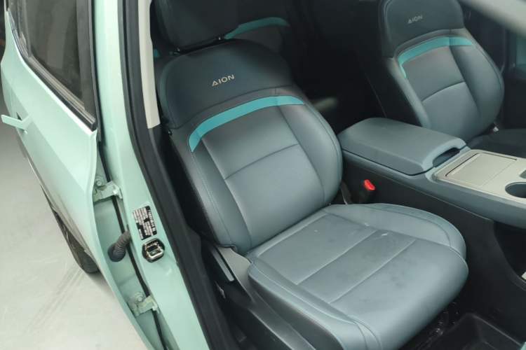 Used AION Y 2023 Plus 510 Smart Edition Right Front Seat