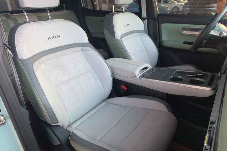 Used AION Y 2023 Plus 510 Smart Edition Right Front Seat