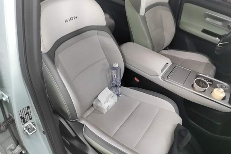 Used AION Y 2023 Younger Star Edition Right Front Seat