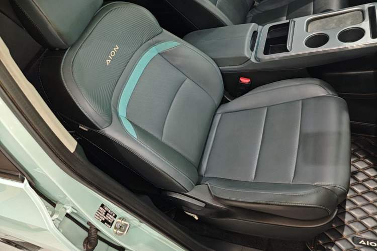 Used AION Y 2023 Plus 510 Smart Edition Right Front Seat