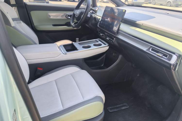 Used AION Y 2023 Plus 510 Tech Edition Right Front Seat