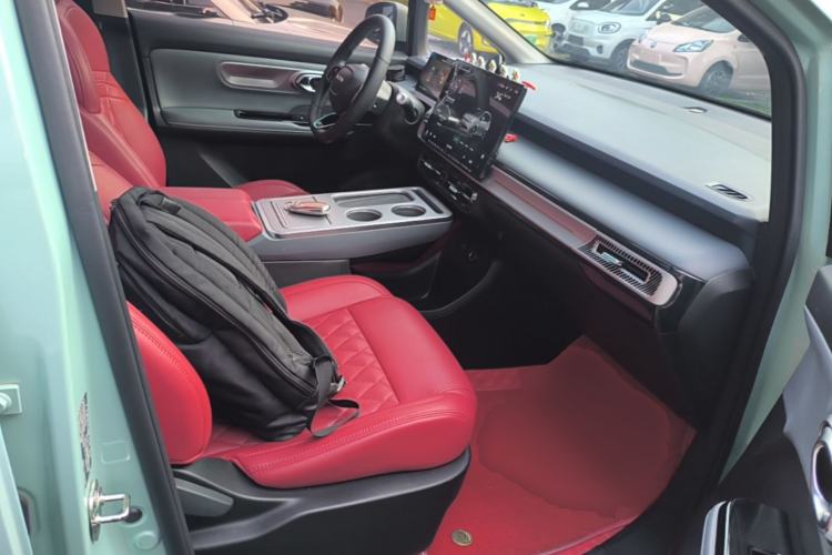 Used AION Y 2023 Plus 510 Smart Edition Right Front Seat