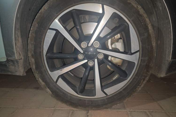 Used AION Y 2023 Plus 510 Smart Edition Right Front Wheel Hub