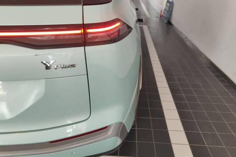 Used AION Y 2023 Plus 510 Smart Edition Right Rear Taillight