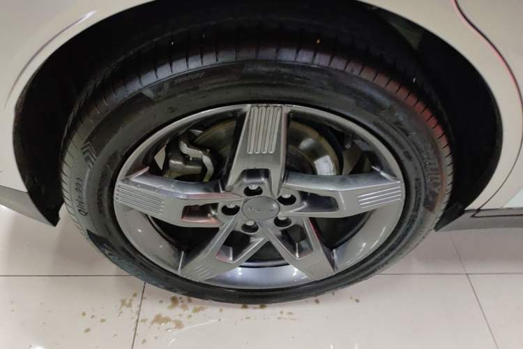 Used AION Y 2023 Plus 510 Tech Edition Right Rear Wheel Hub