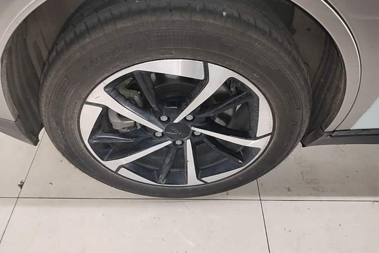 Used AION Y 2023 Younger Star Edition Right Rear Wheel Hub