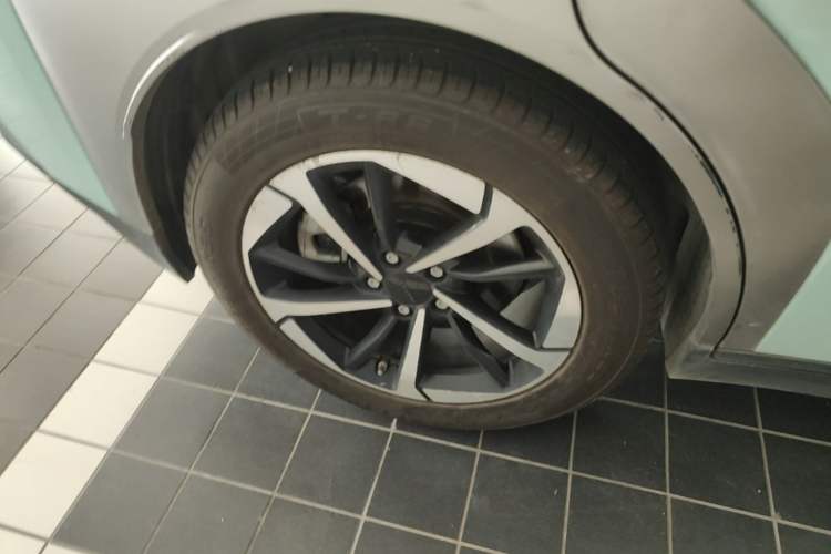 Used AION Y 2023 Plus 510 Smart Edition Right Rear Wheel Hub