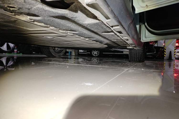 Used AION Y 2023 Plus 510 Tech Edition Right Side Sill
