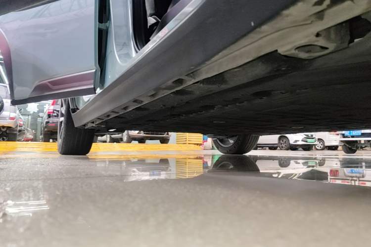 Used AION Y 2023 Plus 510 Smart Edition Right Side Sill