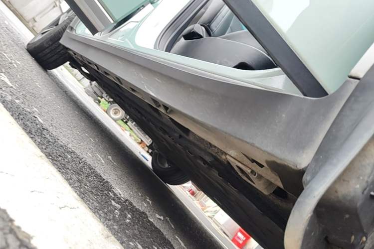 Used AION Y 2023 Plus 510 Smart Edition Right Side Sill