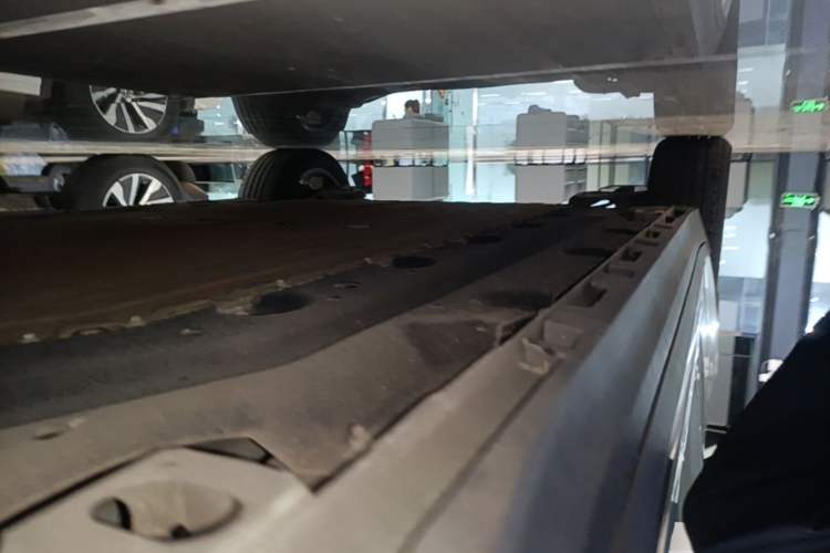 Used AION Y 2023 Younger Star Edition Right Side Sill