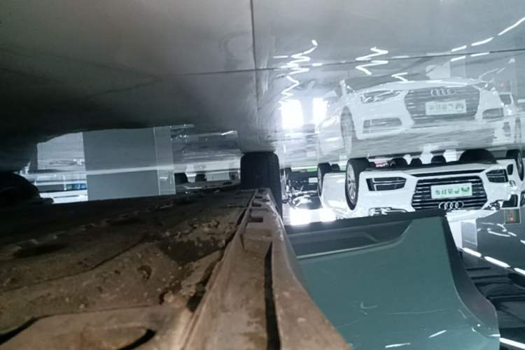 Used AION Y 2023 Younger Right Side Sill