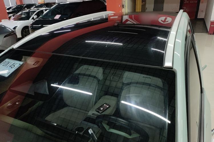 Used AION Y 2023 Plus 510 Tech Edition Roof