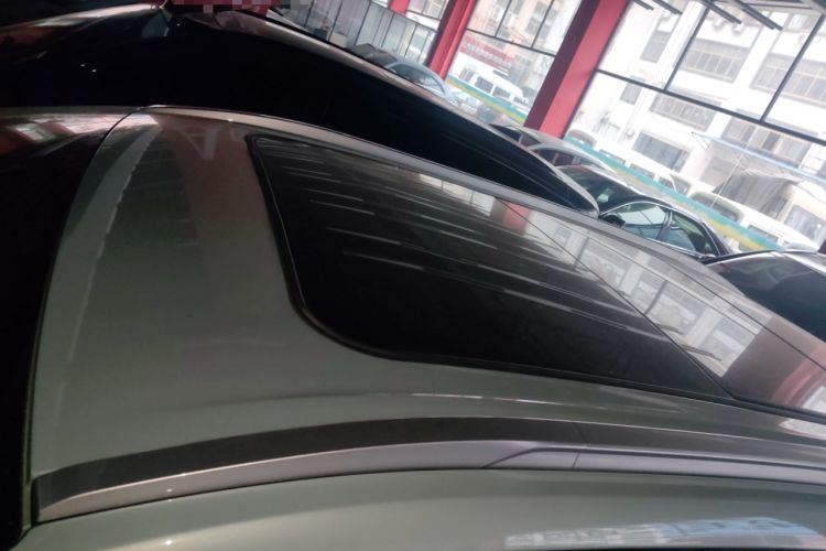 Used AION Y 2023 Plus 510 Smart Edition Roof