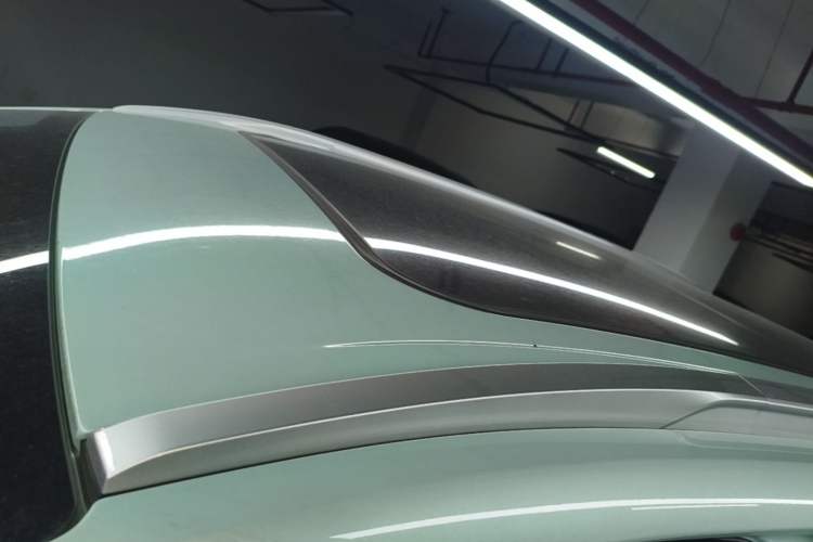 Used AION Y 2023 Plus 510 Smart Edition Roof