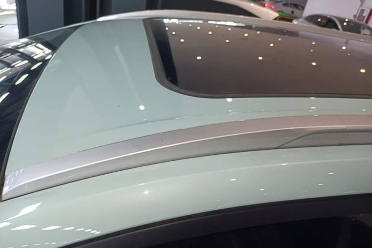 Used AION Y 2023 Younger Star Edition Roof
