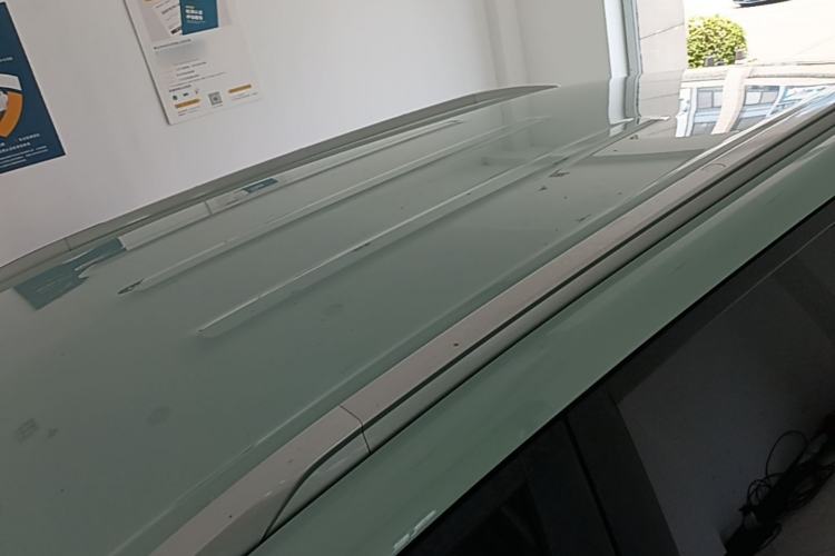 Used AION Y 2023 Younger Roof