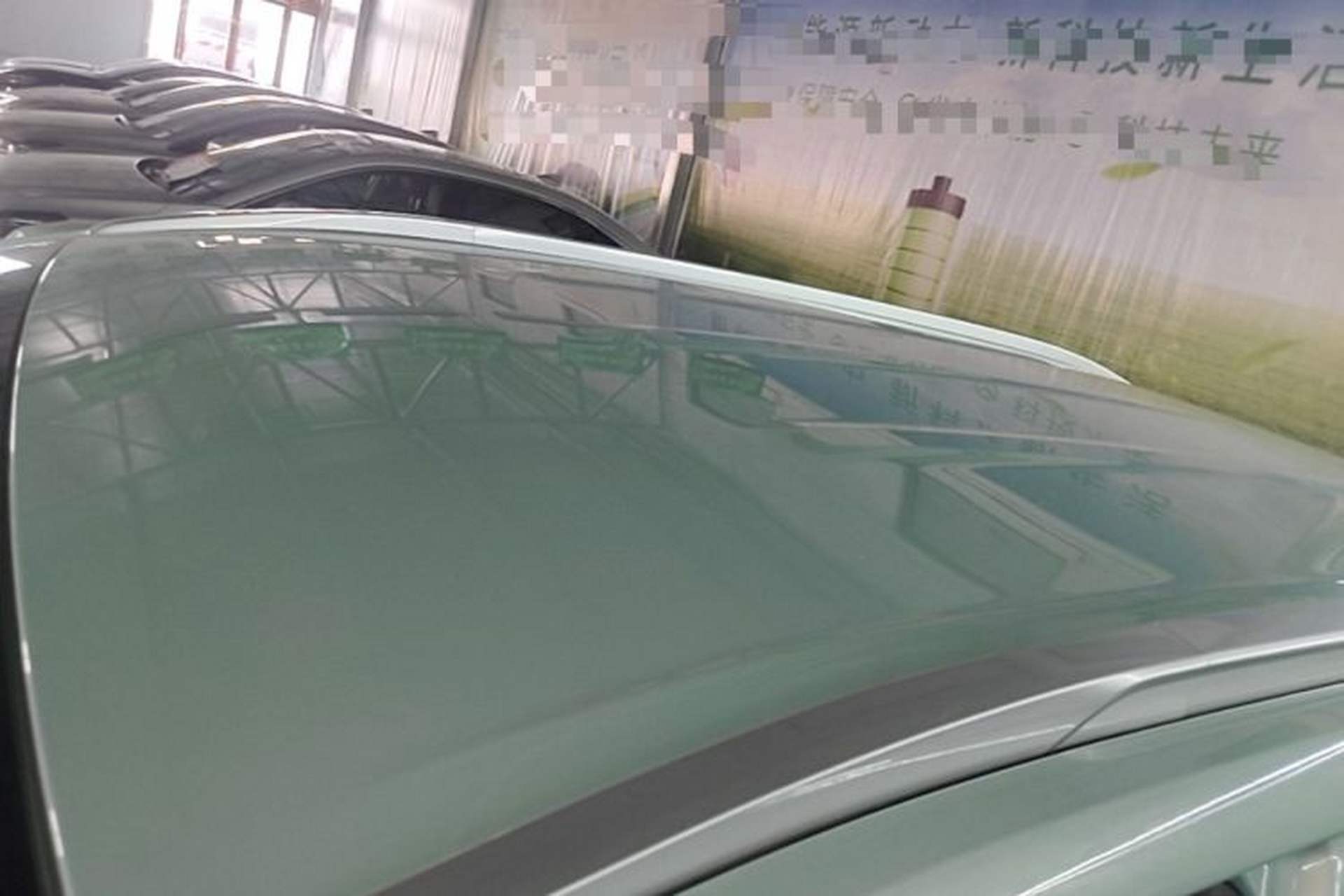 Used AION Y 2023 Younger Roof