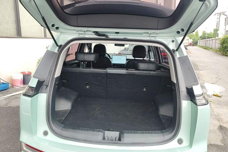 Used AION Y 2023 Plus 510 Smart Edition Trunk