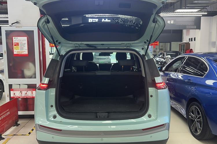 Used AION Y 2023 Younger Star Edition Trunk