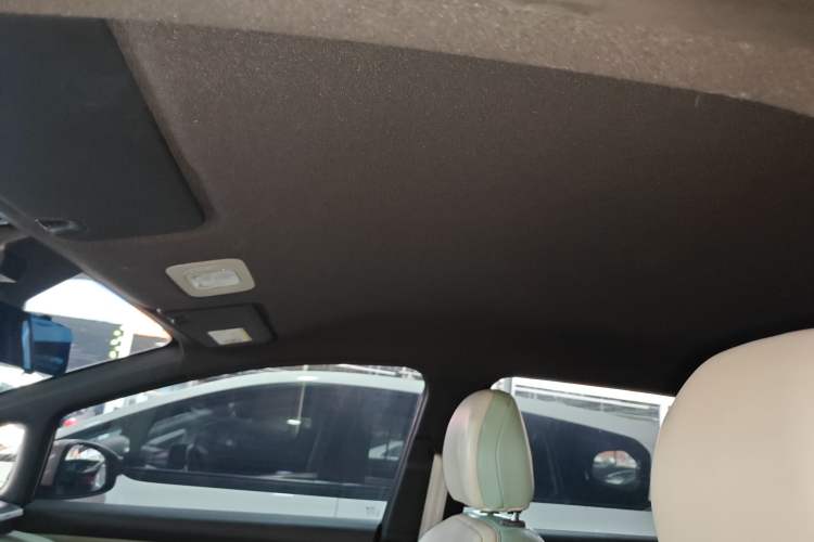 Used AION Y 2023 Younger Interior 3