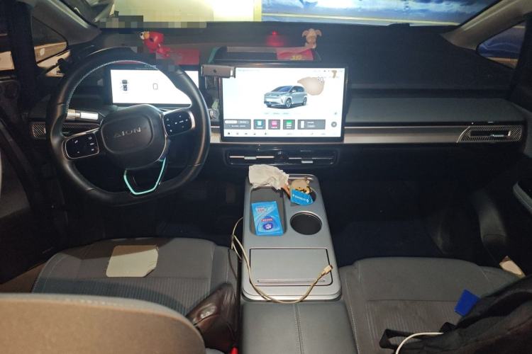 Used AION Y 2023 Younger Center Console