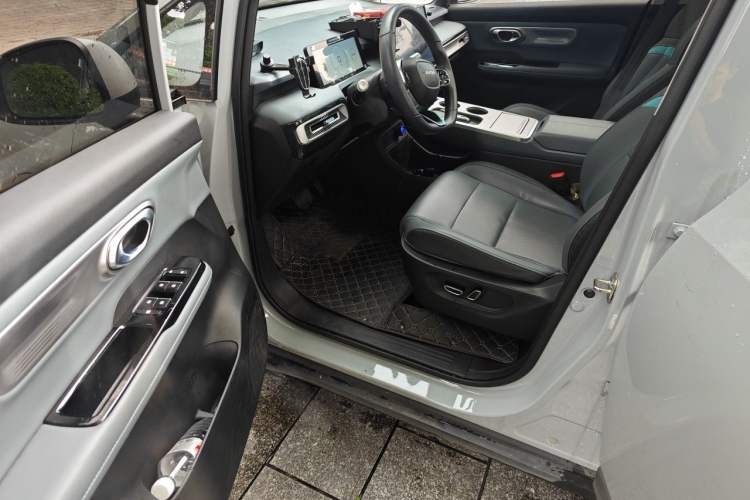 Used AION Y 2023 Plus 510 Smart Edition Driver Seat