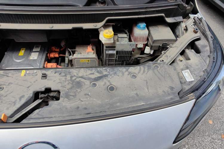 Used AION Y 2023 Younger Engine Bay Left