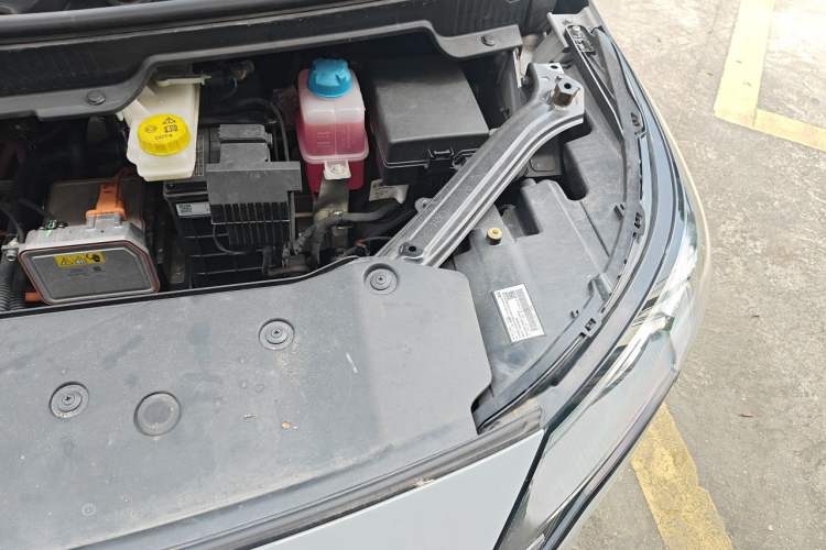 Used AION Y 2023 Plus 510 Smart Edition Engine Bay Left