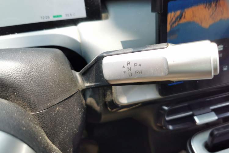 Used AION Y 2023 Plus 610 Enjoy Edition Gear Lever